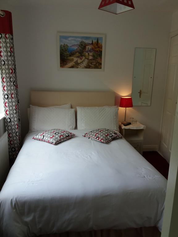 Lettermore Country Home room 3