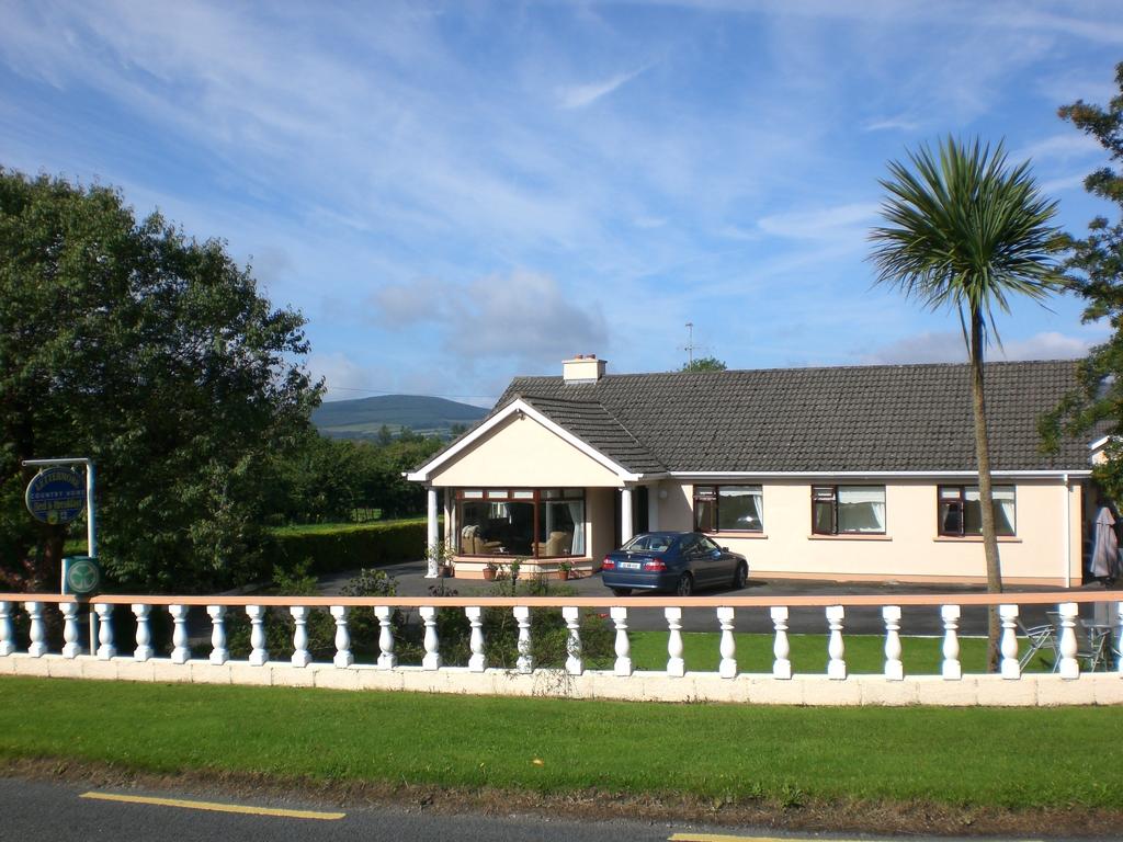 Lettermore Country Home room 6